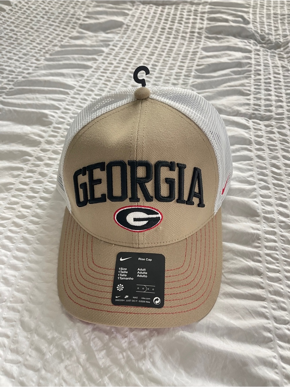 Nike Men's Georgia Bulldogs UGA Trucker Hat with White Mesh